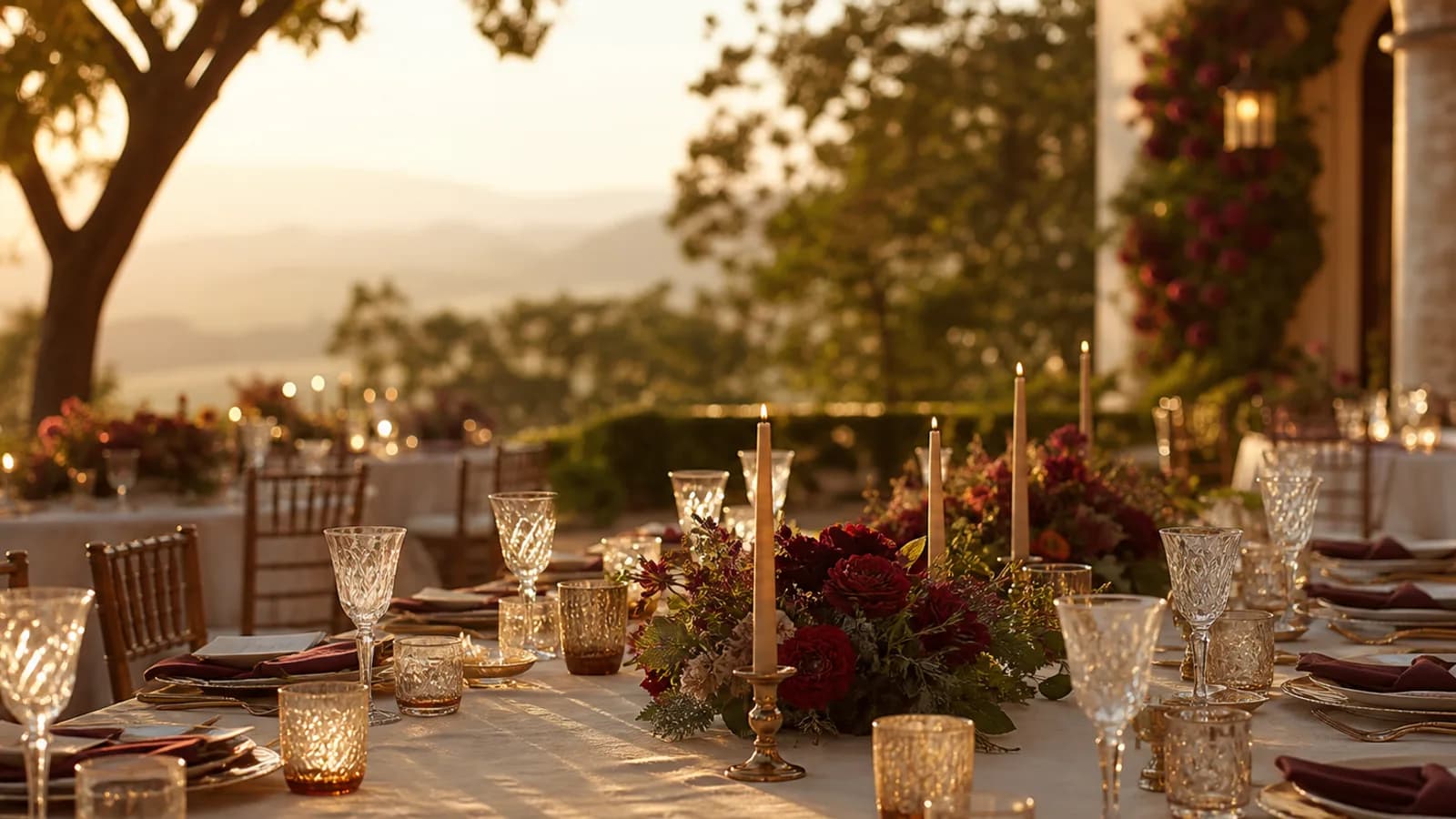 Mesa elegante preparada para um casamento